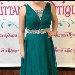 Ritzee Tween sz5 Chiffon Gown Emerald Green NWT